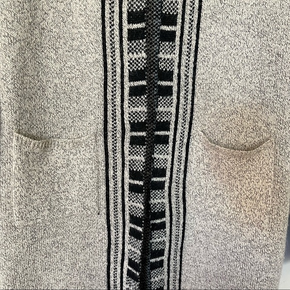 Mia Maddison Heather Design Cardigan - Picture 2 of 8